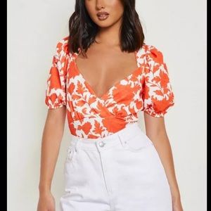 NWOT Boohoo floral print bodysuit